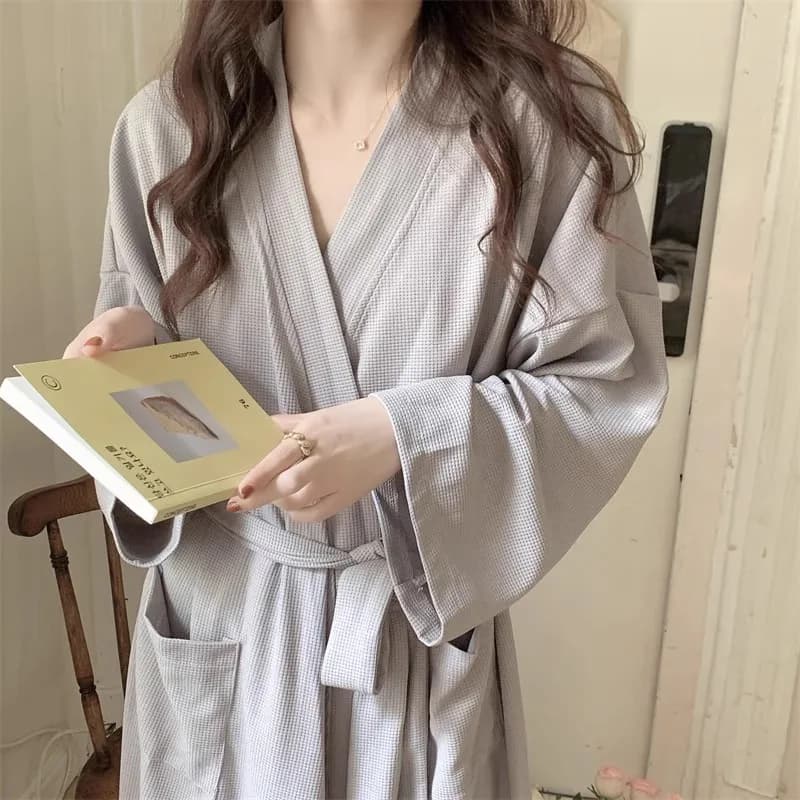 Robe de chambre luxueuse en tissu gaufré : Nouvelle robe de chambre pour femme à manches longues pri