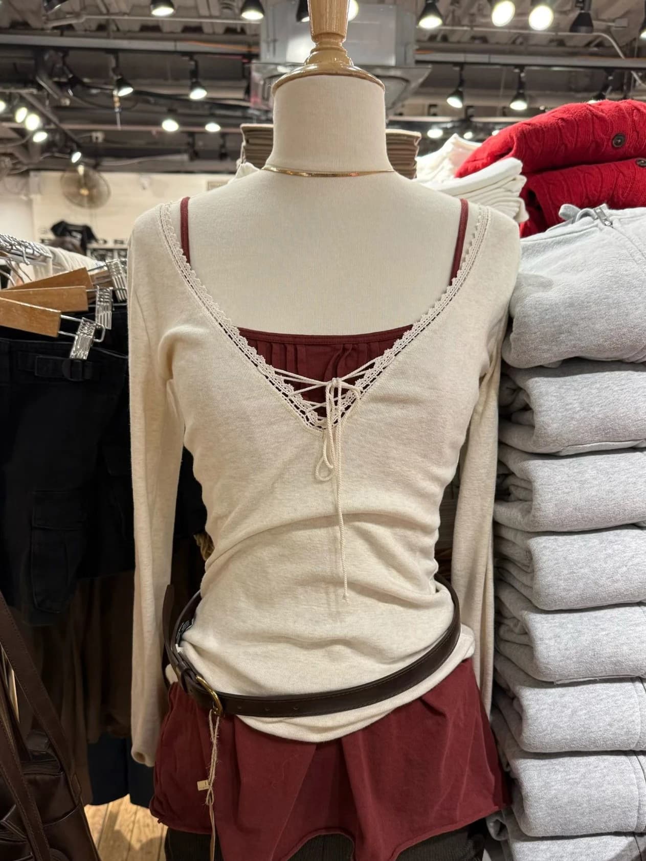 Bandage dentelle garniture à manches longues T-shirt automne Sexy col en v coton mince T-shirt haut 