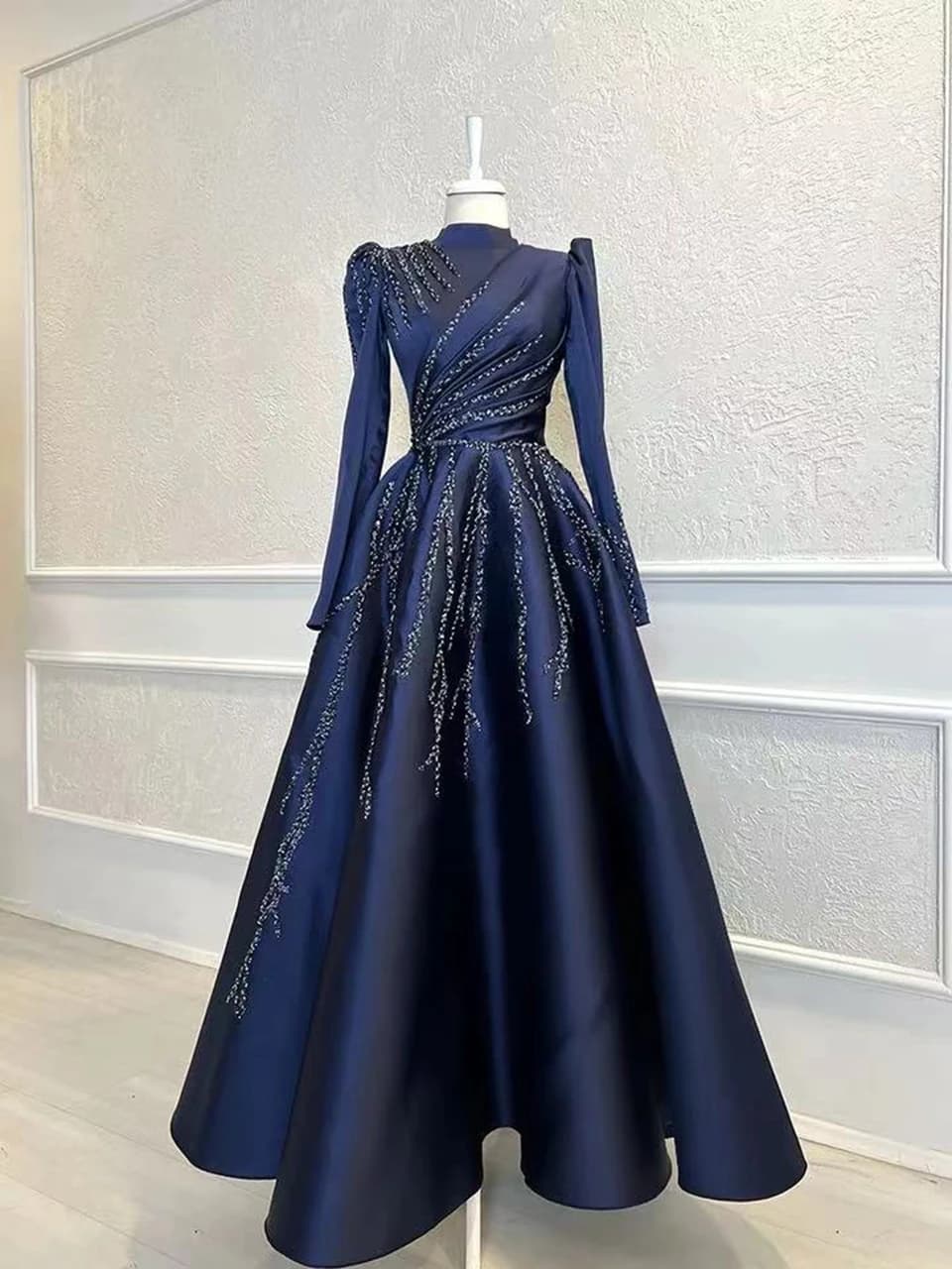 Robe de soirée personnalisée en satin bleu marine à manches longues, caftan marocain, robe de soirée