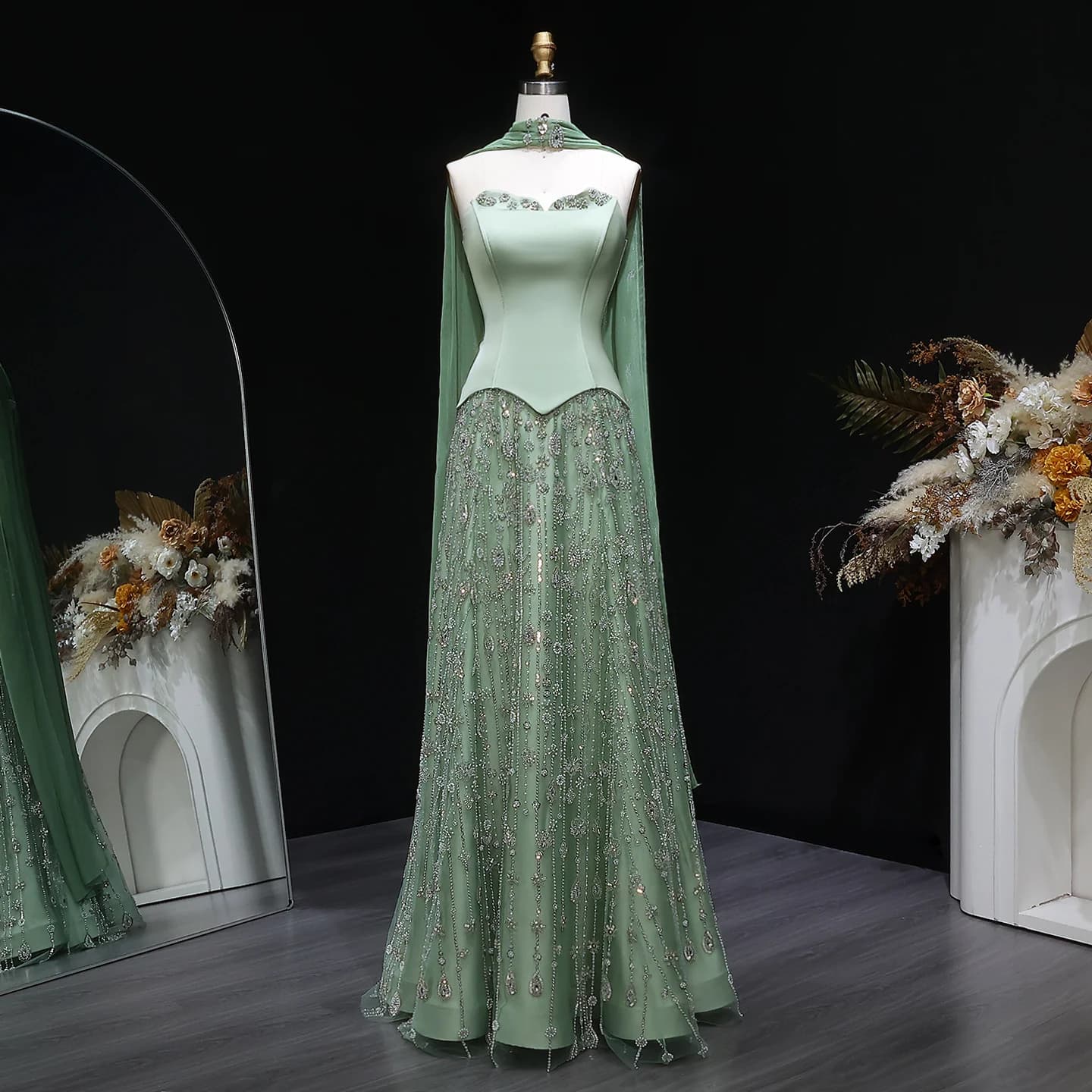 Robe de soirée longue de luxe verte Sharon Said, coupe trapèze avec corset et écharpe, richement per