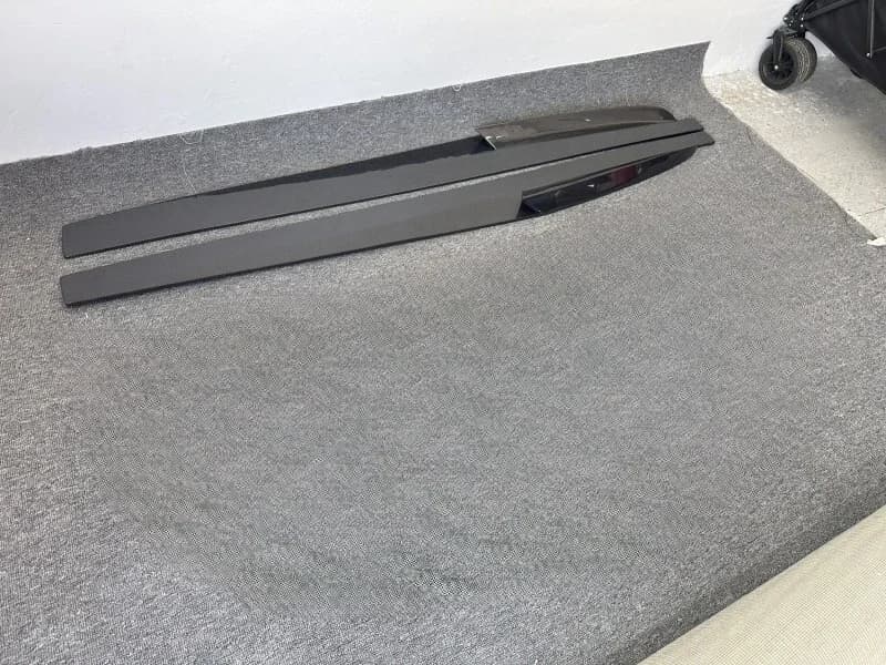 Kit carrosserie en fibre de carbone : Lame avant, diffuseur arrière, jupes latérales, spoiler compat
