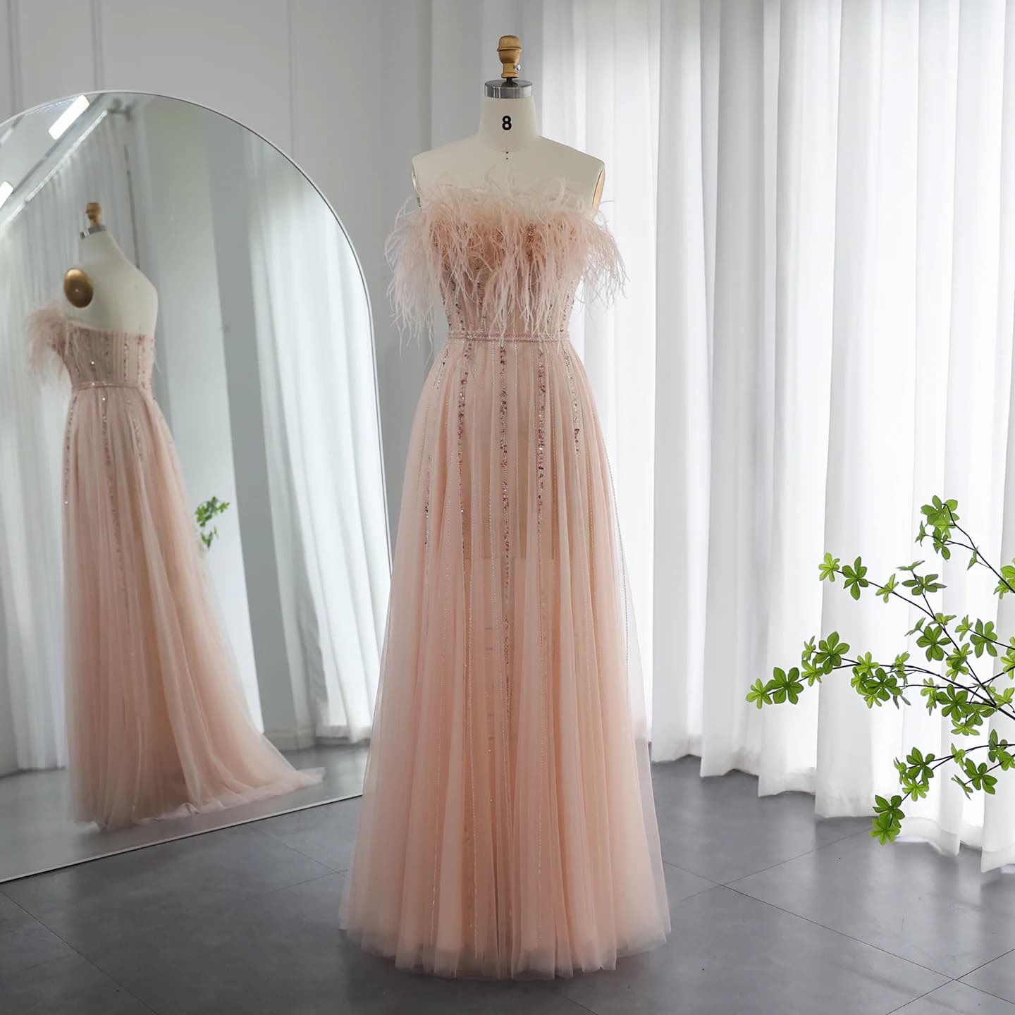 Robe de soirée élégante longue ligne A Sharon Said avec plumes, sequins et perles, tenue de soirée f