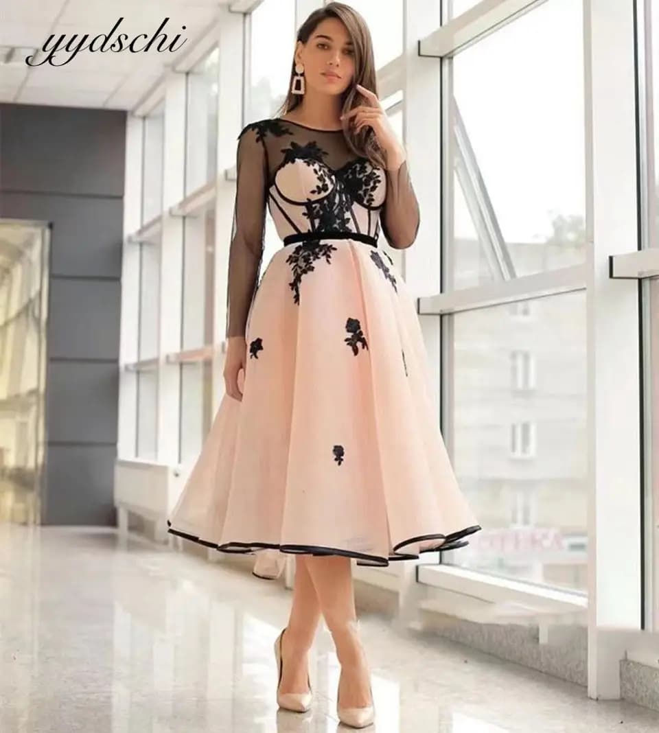 Robes de bal 2026 roses à manches longues et col rond pour femmes, robes de soirée avec appliques il