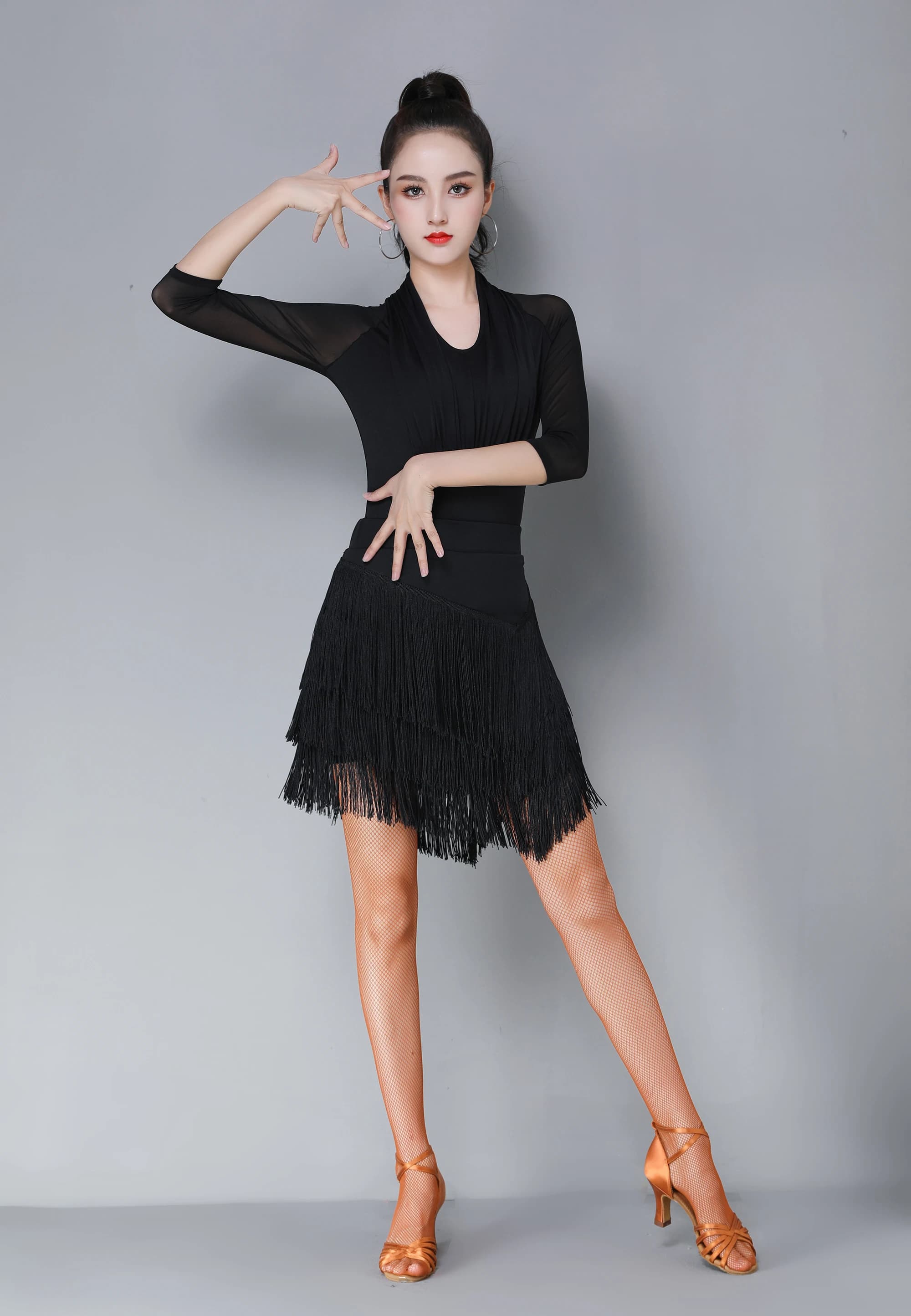 Jupe latine élégante à franges, style mi-long confortable, tenue polyvalente pour les séances d'entr