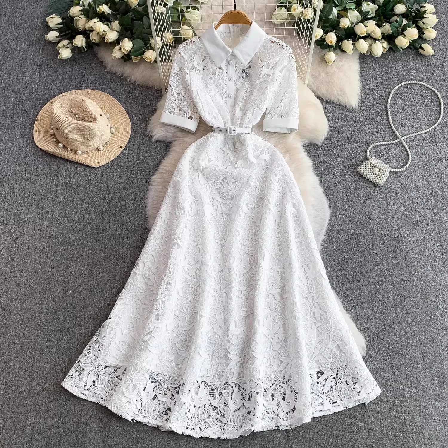 Nouvelle Robe Longue Élégante Française de Luxe en Dentelle Jaune Évidée pour l'Été 2026, Col Revers