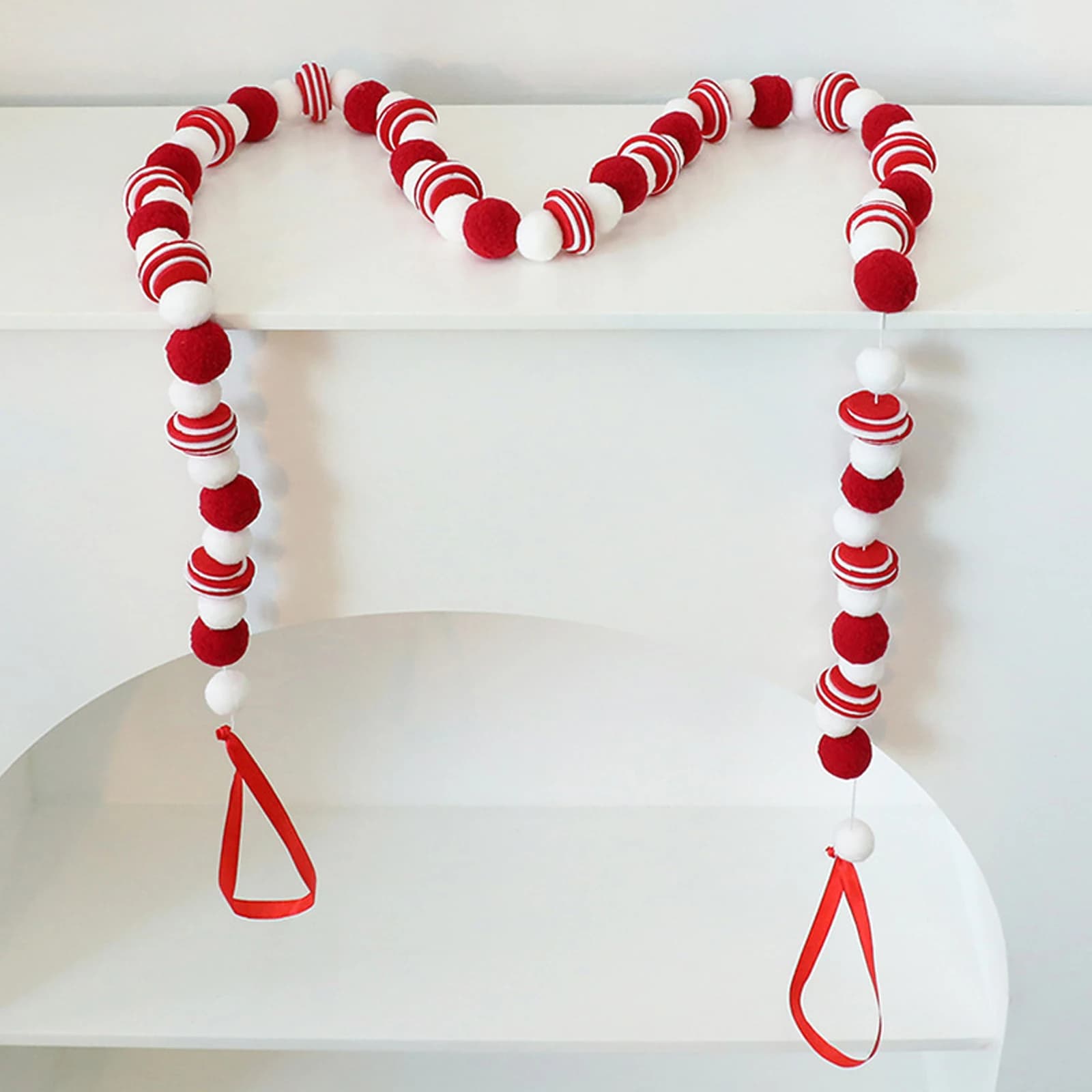 Guirlande de boules de feutre de noël, boule de bonbons rouge et blanche, guirlandes de Pom Pom pour