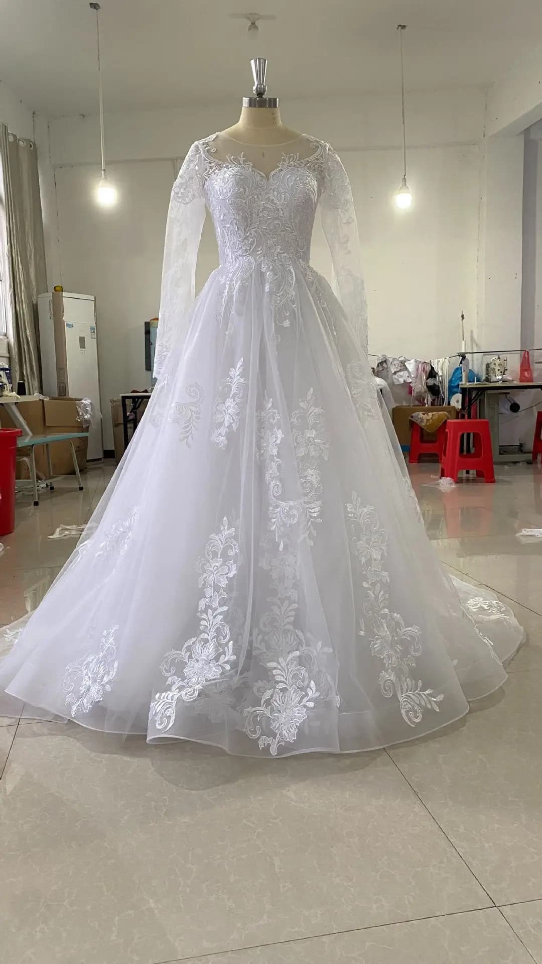 Robe de mariée princesse à manches longues avec appliques en dentelle, robe de Rhpersonnalisée, trai