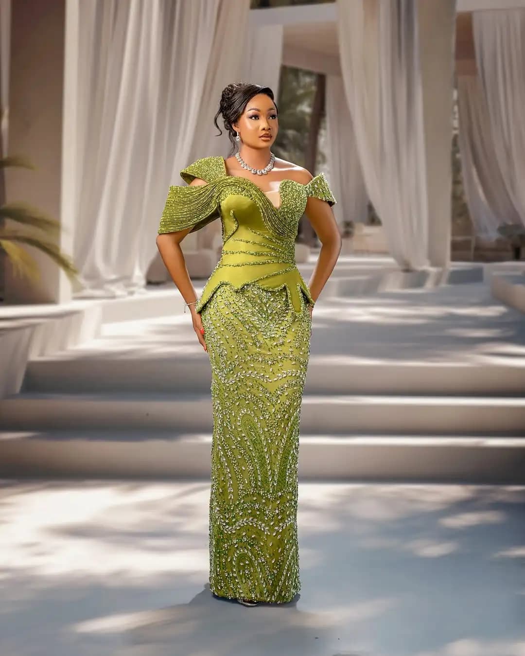 Robes de bal longues vertes en satin, style Aso Ebi, de luxe, à épaules dénudées, pour invitées de m