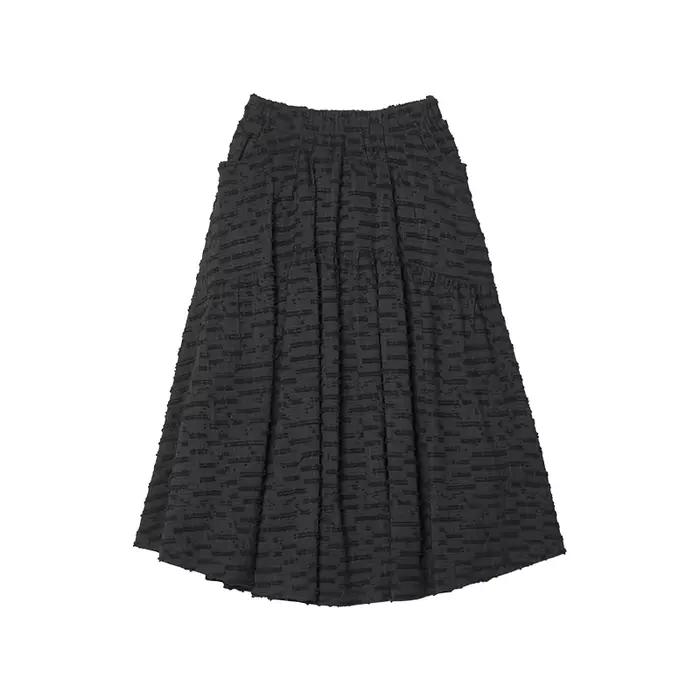 Vêtements féminins, jupe longue, silhouettes en A, jupe longue midi texturée et ample, tenue décontr
