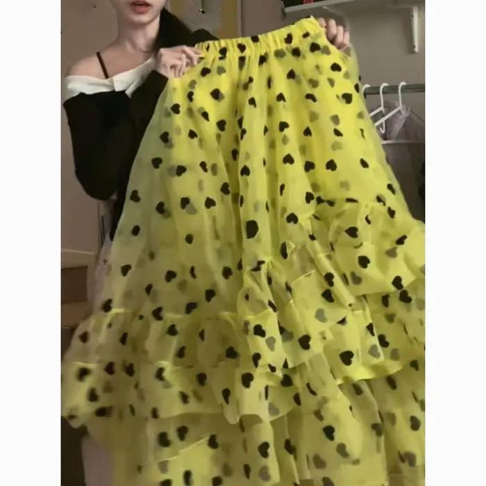 Jupe drapée taille haute jaune élégante avec bord à volants en maille pour femme – Collection été 20