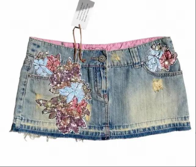 Mini-jupe Y2K Gothique Vintage Années 2000 avec Broderie Florale à Paillettes, Jupe Courte en Jean D