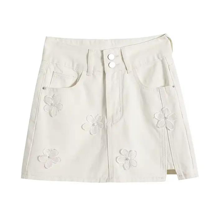Jupe-short en jean blanc pour femme, taille haute, double boutonnage, mini-jupe ornée de fleurs 3D e