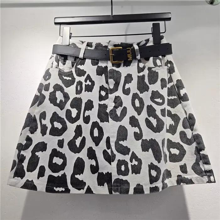 Jupe courte en jean imprimé léopard pour femmes, style décontracté américain, rétro, taille haute, c