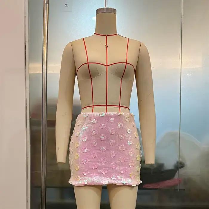 Jupe mini rose à sequins froncée moulante taille haute pour femme – Jupes ajustées brillantes pour l