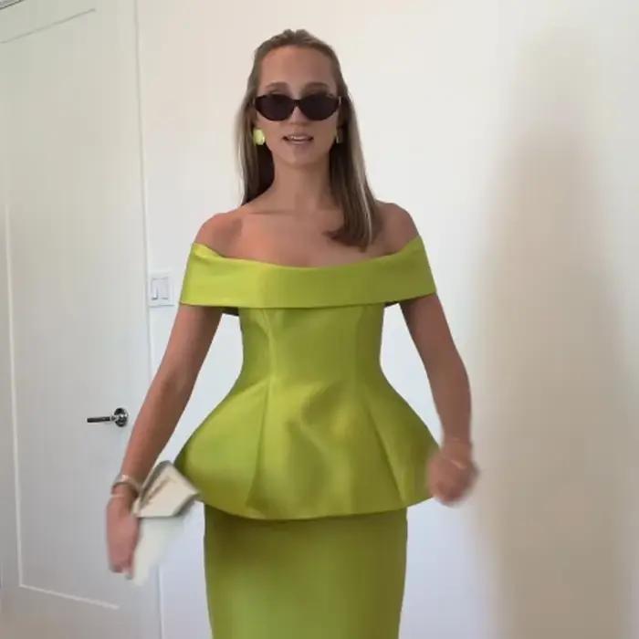 Nouvel ensemble jupe et gilet urbain pour femme, sexy, avec haut plissé à col bateau et jupe fendue