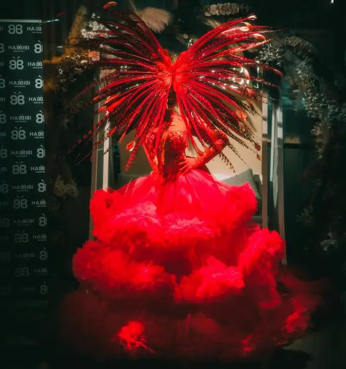 Robe de soirée longue en tulle extra volumineuse pour femme, avec appliques en dentelle, idéale pour