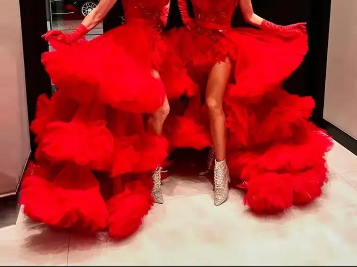 Jupe en tulle rouge pour femmes, avec volants superposés et détails de paillettes pour occasions spéciales, jupe en tissu polyester de haute qualité
