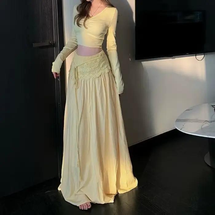 Ensemble deux pièces jupe longue jaune laiteux pour femme