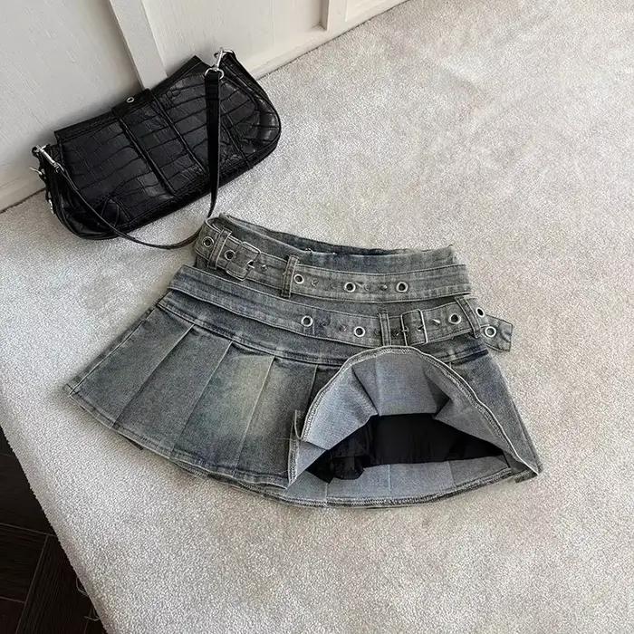 Jupe en jean avec ceinture rivetée bleue et noire pour femmes