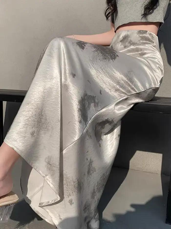 Jupe sirène en satin tie-dye: jupes mi-xi drapées fluides taille haute pour femmes