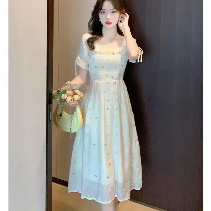 Robe florale en mousseline de soie pour femmes, nouveau petit tempérament français, taille haut de gamme et amincissante, été 2025