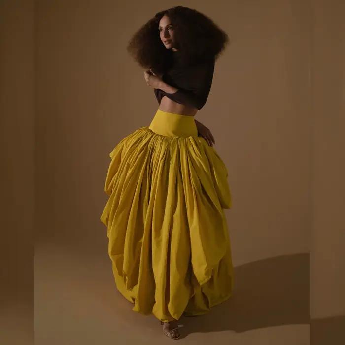 Jupe plissée asymétrique jaune taille haute pour femme