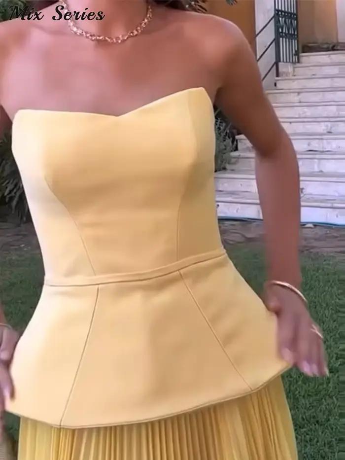Ensembles de jupes jaunes tendance pour femmes high street avec haut sans manches et jupe plissée pour vacances et soirées spéciales