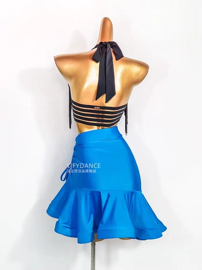 Jupe en arête de poisson colorée et Sexy