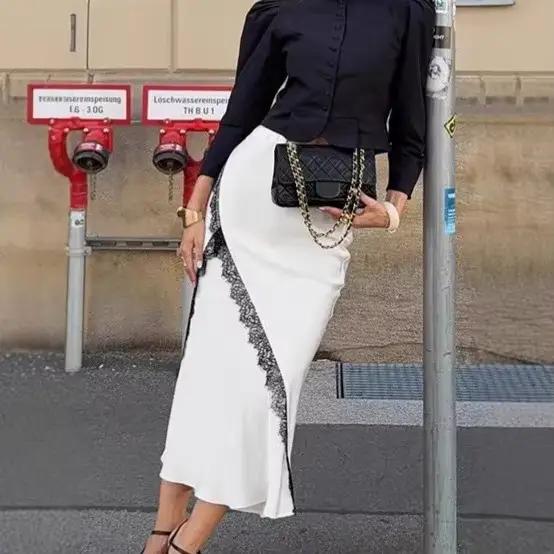Jupe mi-longue en Satin avec bordure en dentelle