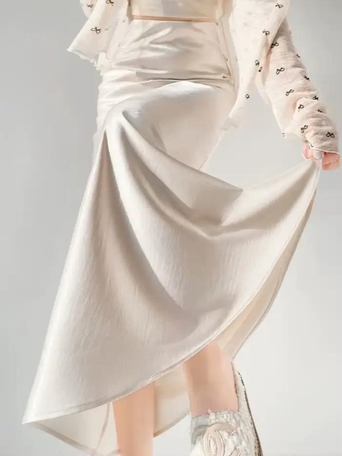 Jupe midi élégante en satin taille haute pour femme