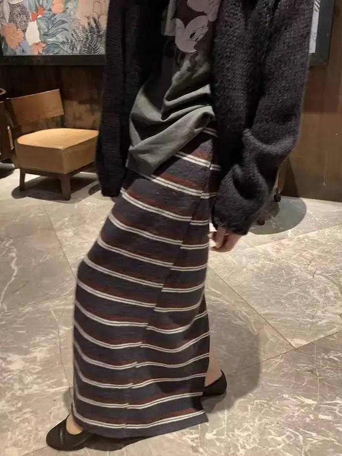 Jupe longue tricotée rétro rayée avec fente au dos pour femme