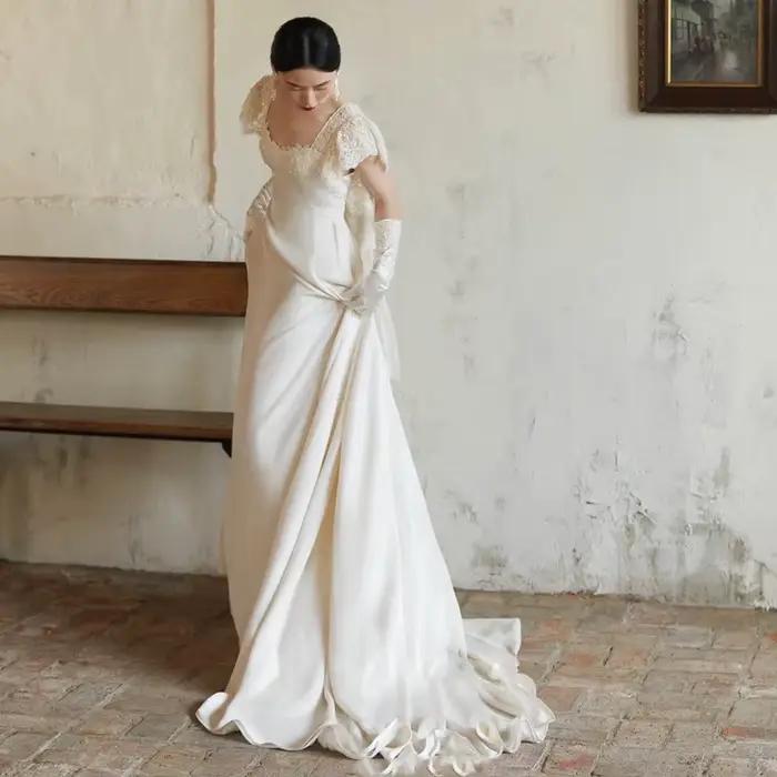 Robe de Mariée Française Personnalisée, Dos aux, Col Carré, Rétro, Simple, Blanc, Amincissante, Patients Traînants