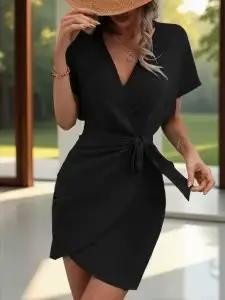 Jupe courte noire à col en V, ourlet irrégulier, coupe ajustée, mince, polyester, pour femmes, occasions estivales, mini, ajustement gaine