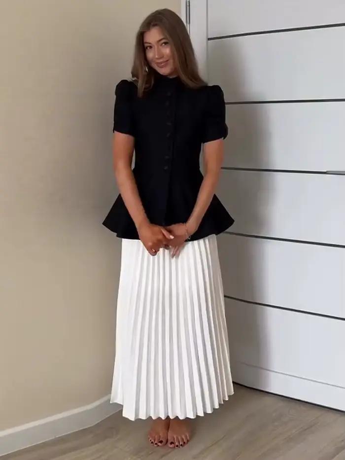 Ensemble jupe élégant pour femme : haut à manches courtes boutonné
