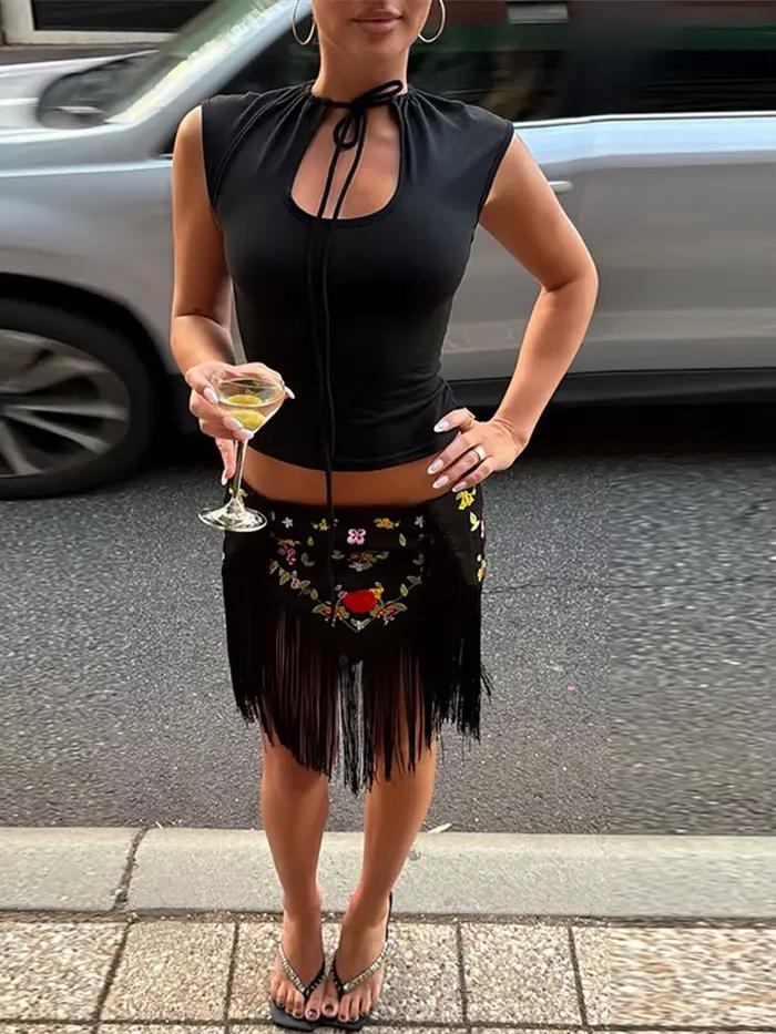 Jupe courte asymétrique à broderies et franges pour femme