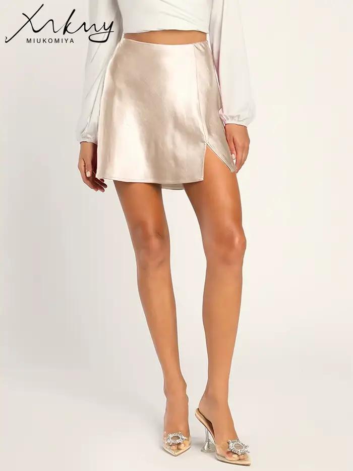 Ata UKoata Ya-Mini jupe en satin avec fente pour femme