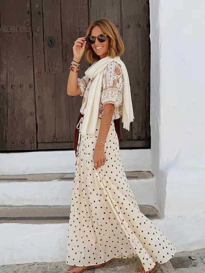 Jupe évasée à volants style français à pois blancs pour femme, taille haute avec cordon de serrage, coupe fluide en A, idéale pour l'été, les vacances, la plage ou le quotidien