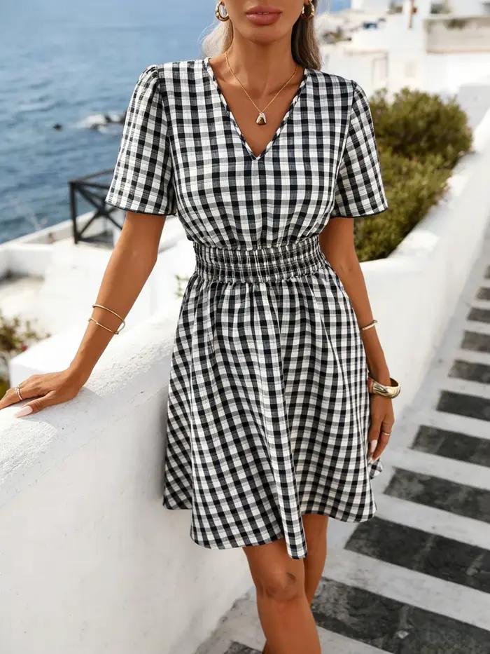 Robe Courte Femme à Col V en Gingham, Manches Courtes Bouffantes, Taille Élastiquée Smockée, Coupe Trapèze, Robe d'Été Décontractée pour la Plage et les Vacances