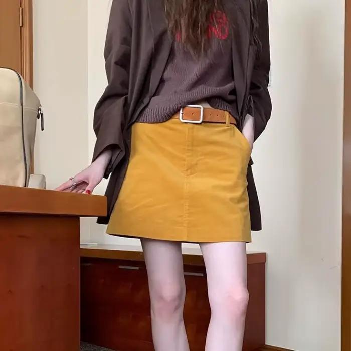 Jupe rétro en velours côtelé curcuma pour femme