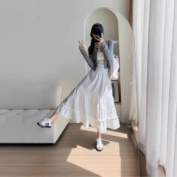 Jupe mini blanche taille haute coupe trapèze pour femme
