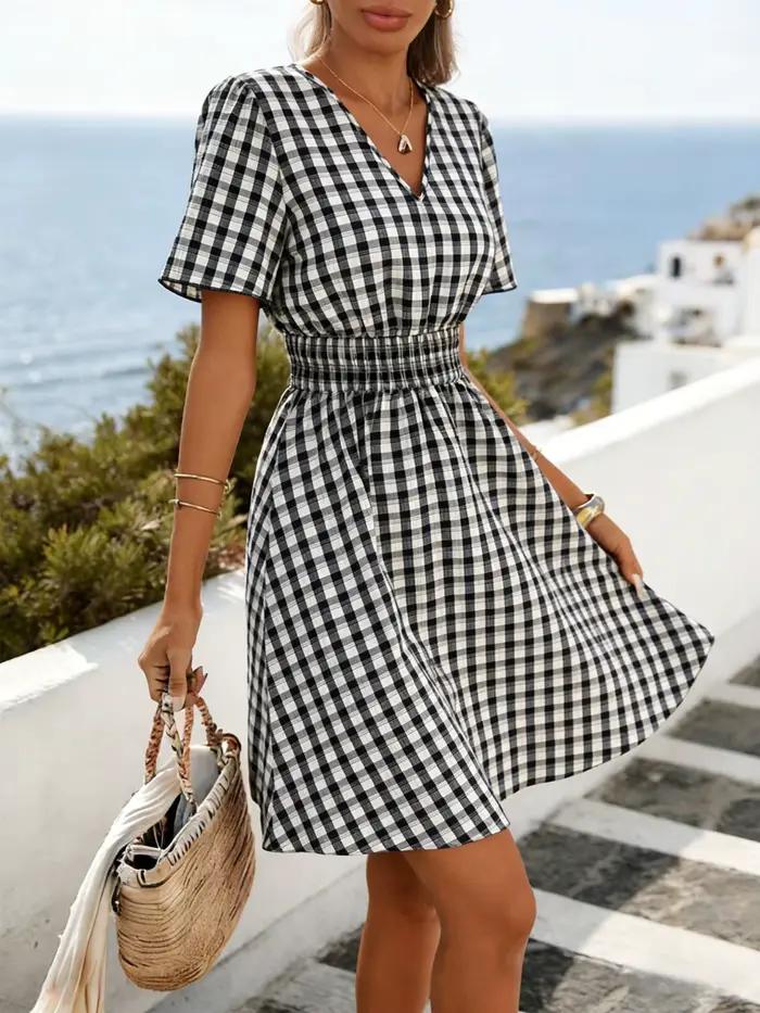 Robe Courte Femme à Col V en Gingham, Manches Courtes Bouffantes, Taille Élastiquée Smockée, Coupe Trapèze, Robe d'Été Décontractée pour la Plage et les Vacances