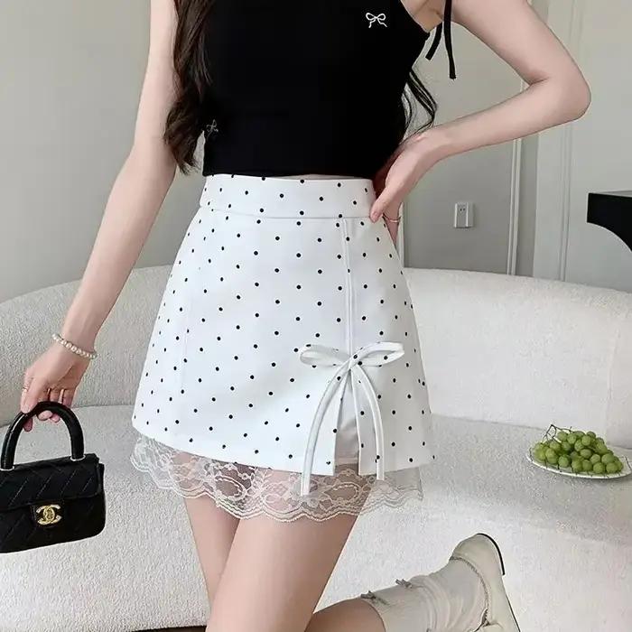Jupe courte fendue à nœud papillon et dentelle pour femme