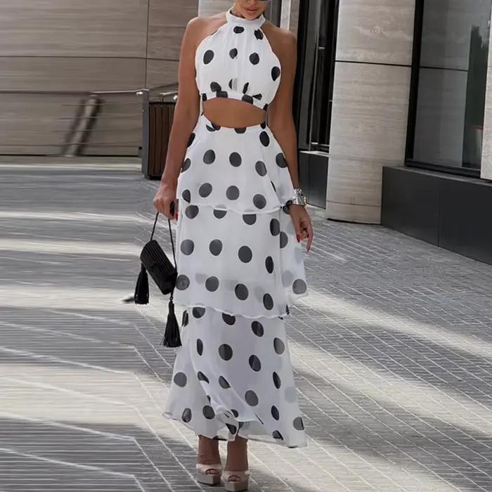 Ensemble jupe et haut à imprimé pois pour les fêtes