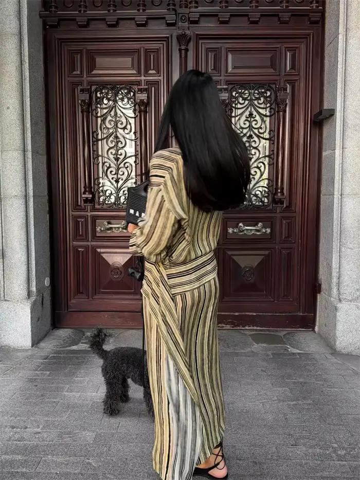 Robe longue plissée asymétrique à rayures pour femme, col en V, manches longues, coupe ample, tenue décontractée chic pour l'été 2026