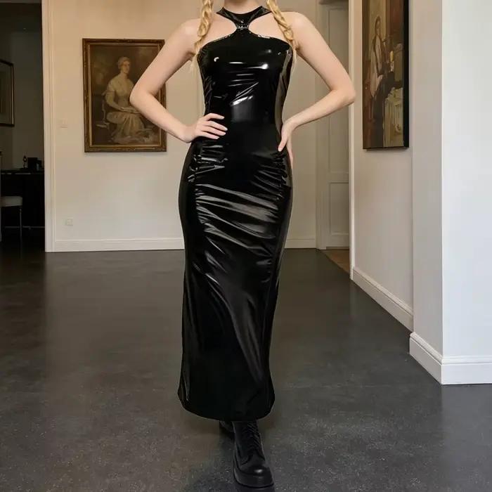 Robe midi en similicuir brillant à épaules dénudées pour femme