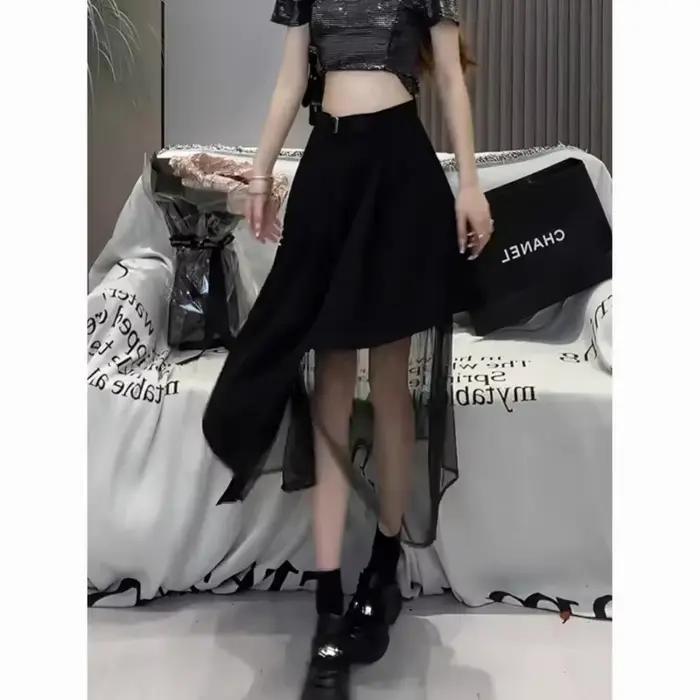 Jupe mi-longue élégante à taille haute et design asymétrique pour femme