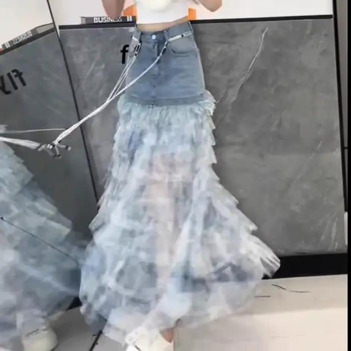 Jupe mini trapèze en jean tie-dye bleu pour femme