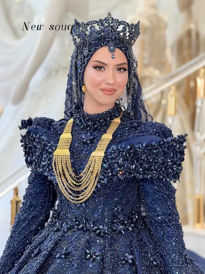 Robes de bal de mariée musulmanes bleu marine à manches longues, robes de soirée de luxe brodées et perlées, robes de mariée personnalisées