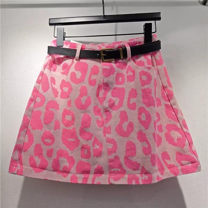 Jupe courte en jean imprimé léopard pour femmes, style décontracté américain, rétro, taille haute, coupe trapèze, mini-jupe
