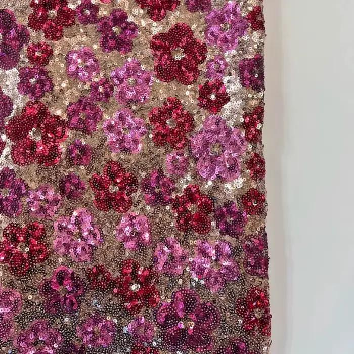 Tissu en maille brodé de perles motif fleur de prunier pour la confection de jupes